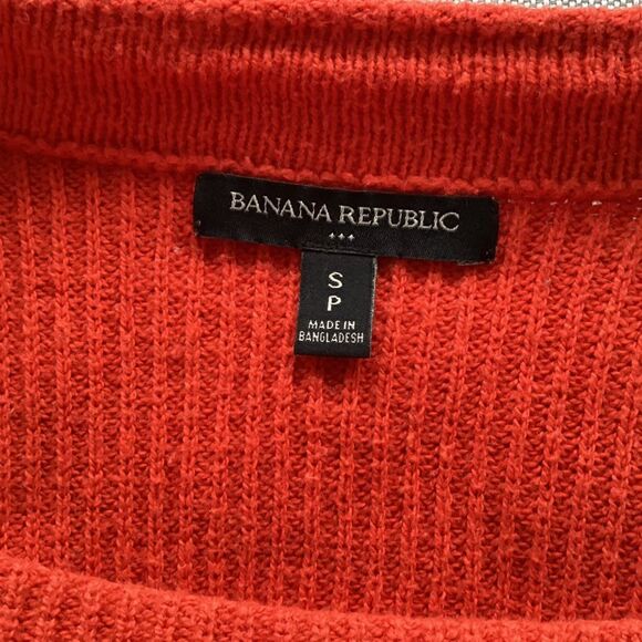 Banana Republic small/medium crop sweater.  0640 - Picture 6 of 7